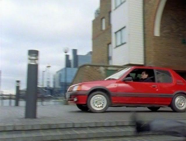 Peugeot2052_1.jpg