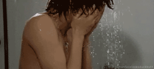 yoochun_showerandturn.gif
