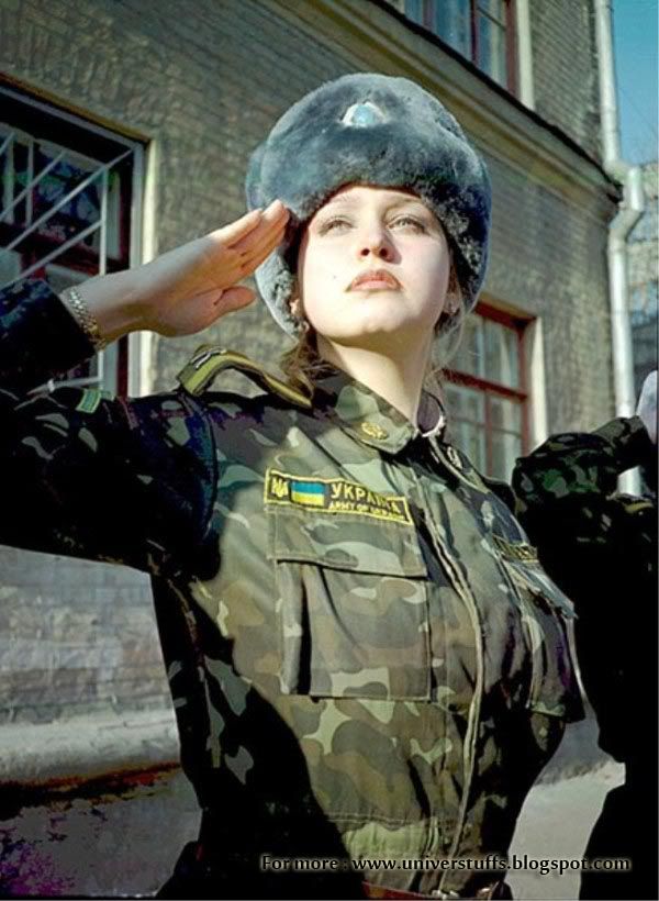 Ukraine-Woman-Army-Military-Armed-Officer-Pictures.jpg