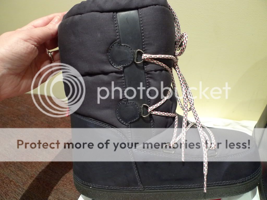 MONCLER GAMME BLUE MENS SNOW BOOTS ITALY SIZE 42 / 9  