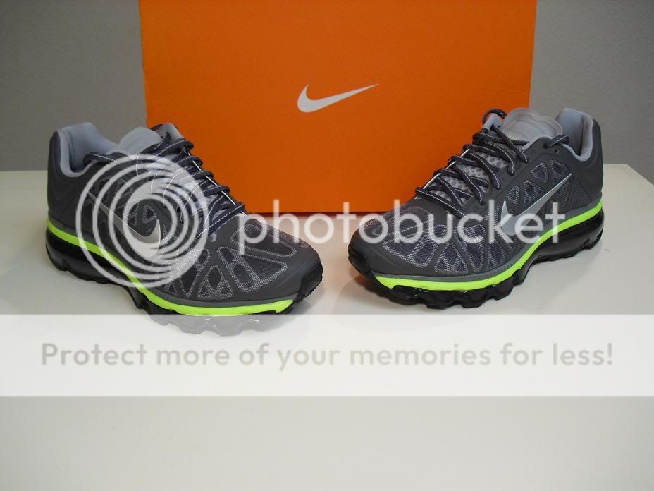 New Air Max 2011 Dark Grey Metallic Silver Black Volt Neon sz 4 GS y 