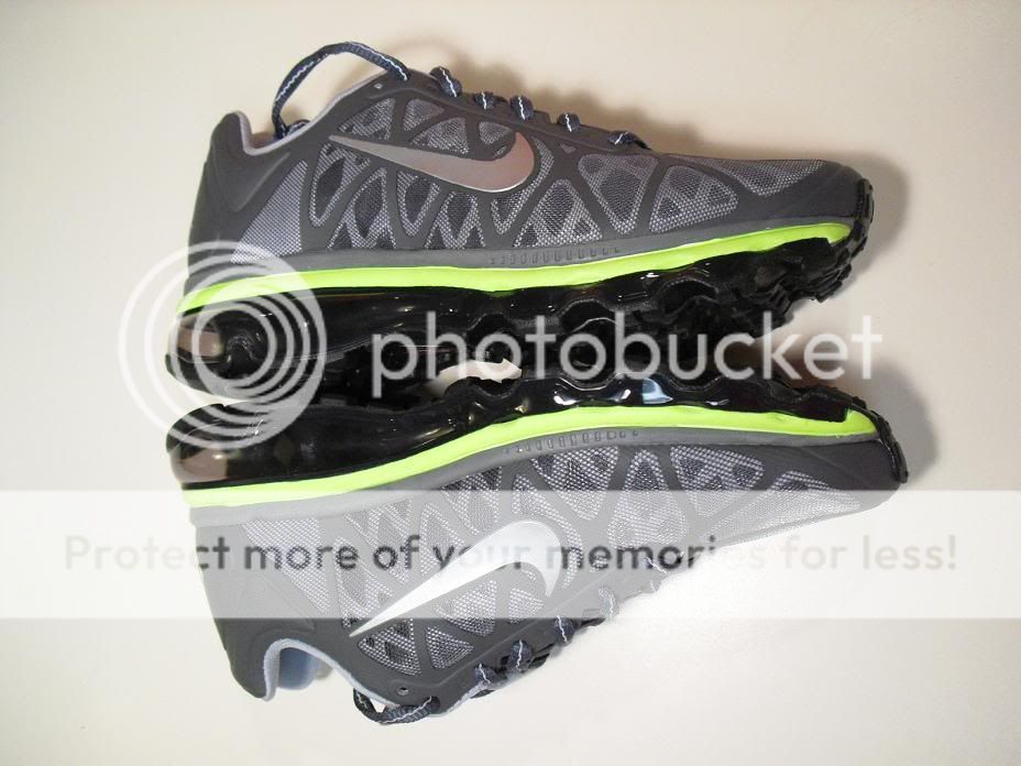 New Air Max 2011 Dark Grey Metallic Silver Black Volt Neon sz 4 GS y 